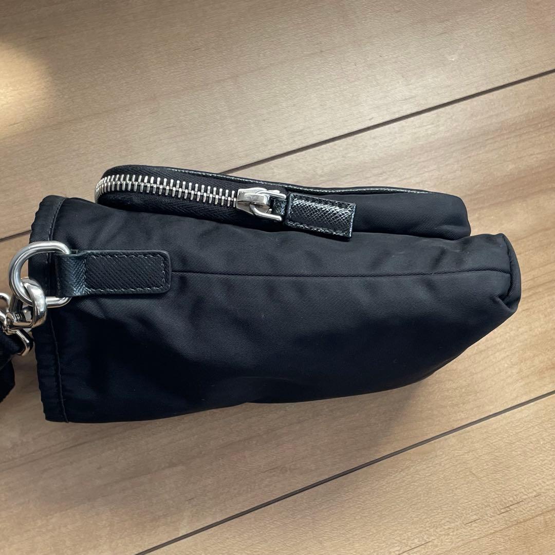 プラダ　RFID認証　リナイロン　ショルダーバッグ　スマホショルダー　ブラック