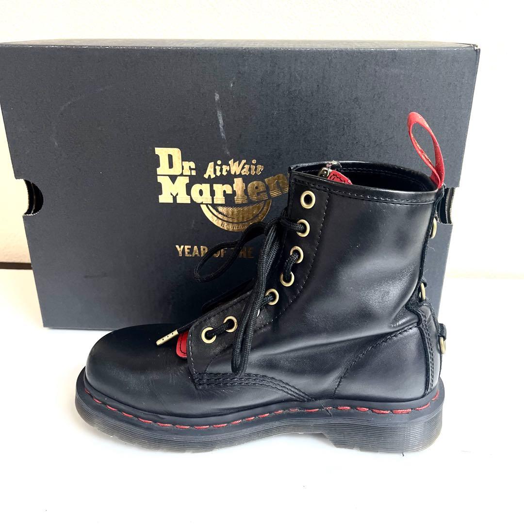 ドクターマーチン　YEAR OF THE RABBIT 8ホールブーツ　36EU