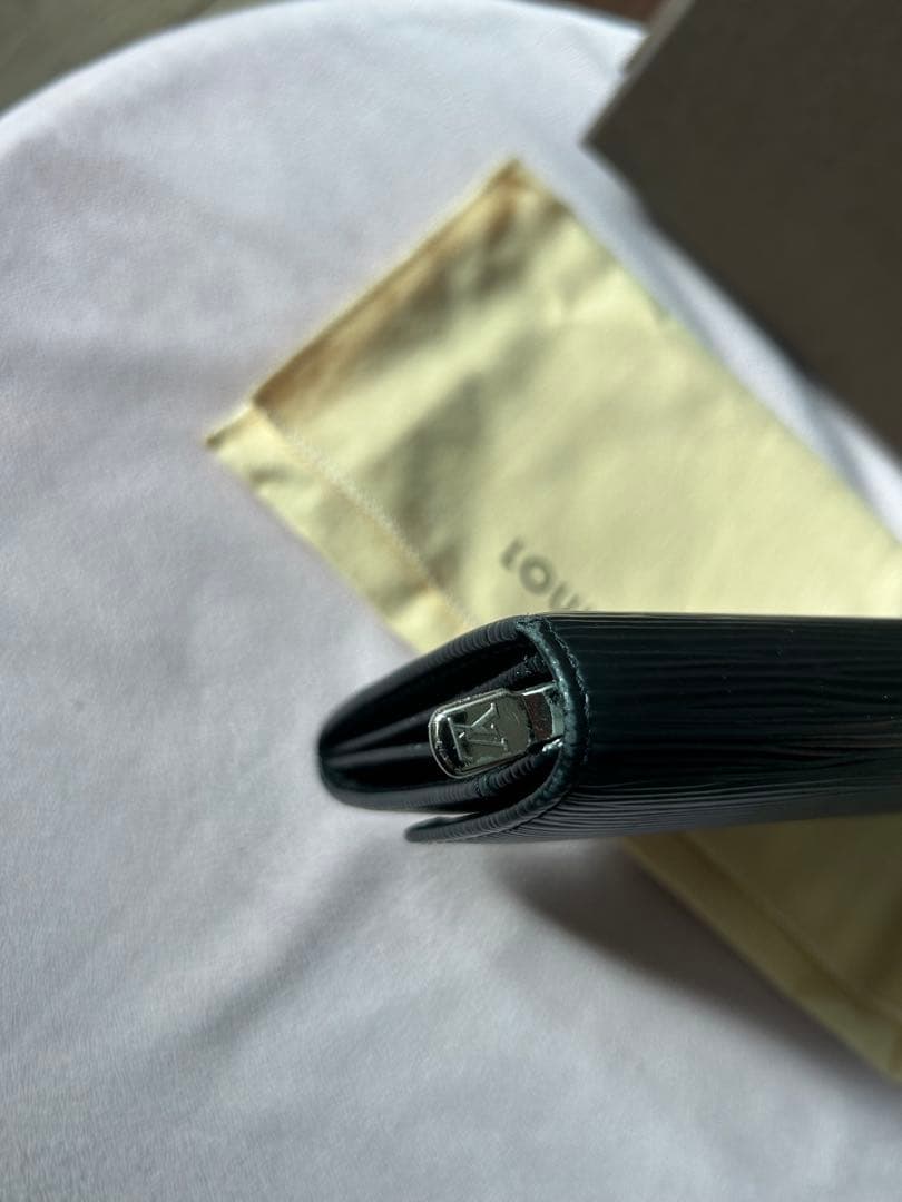 【takanori tamura】ルイヴィトン エピ 長財布 二つ折り 黒
