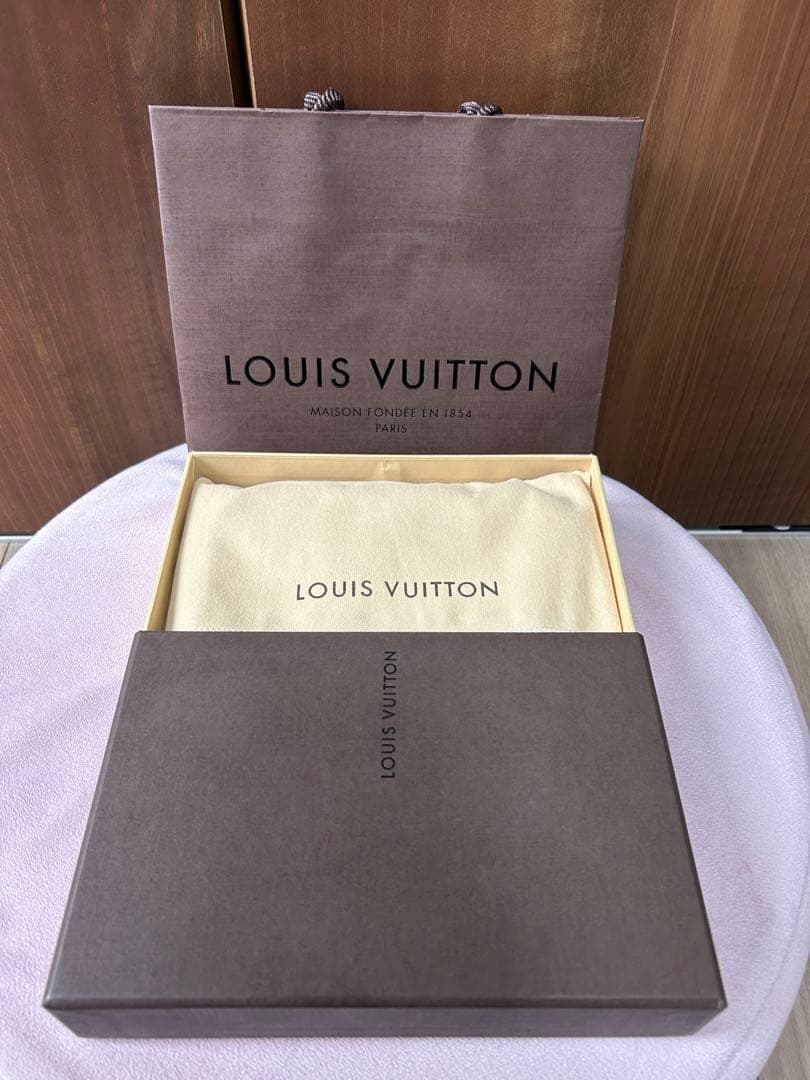 【takanori tamura】ルイヴィトン エピ 長財布 二つ折り 黒