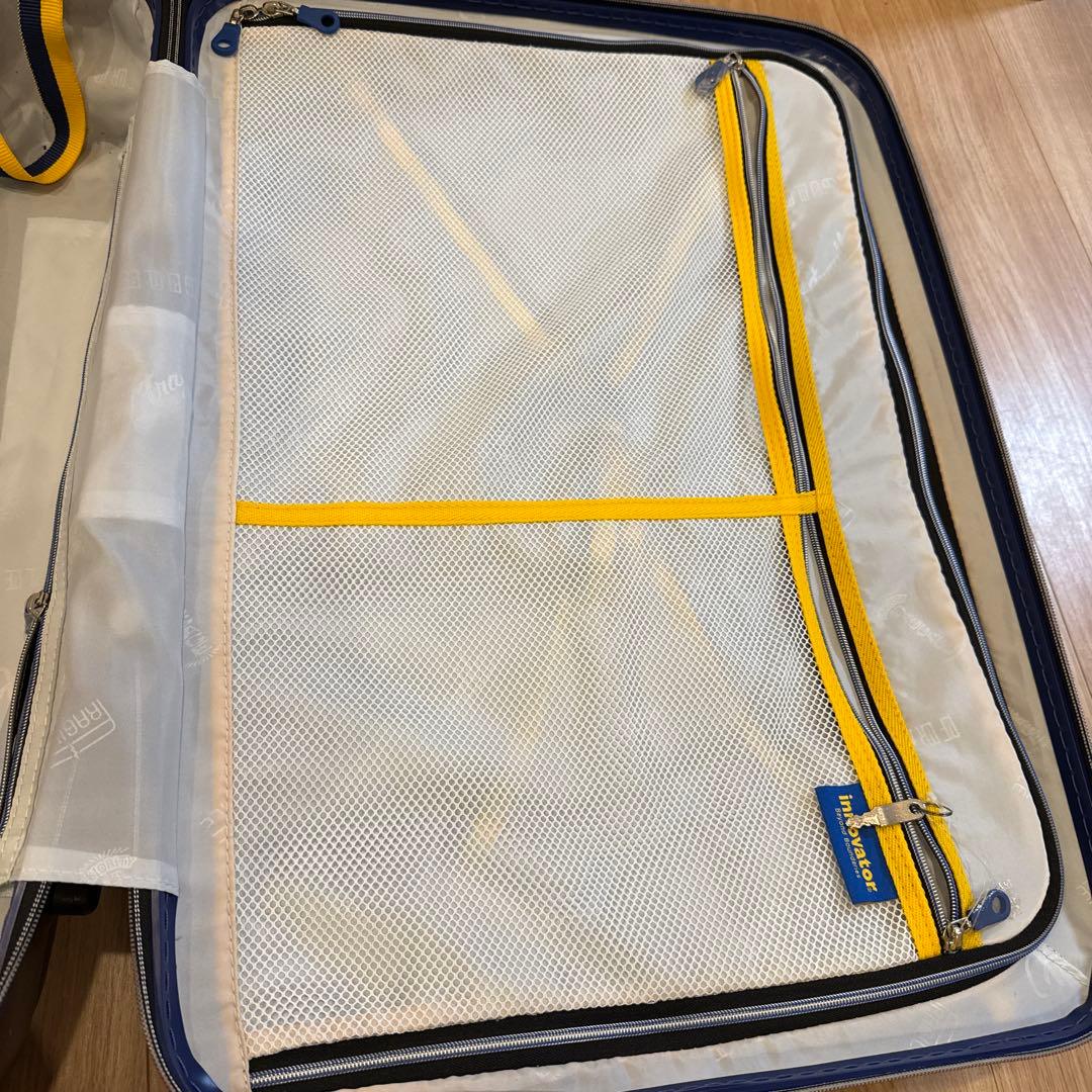 イノベーター スーツケース ネイビーレッド