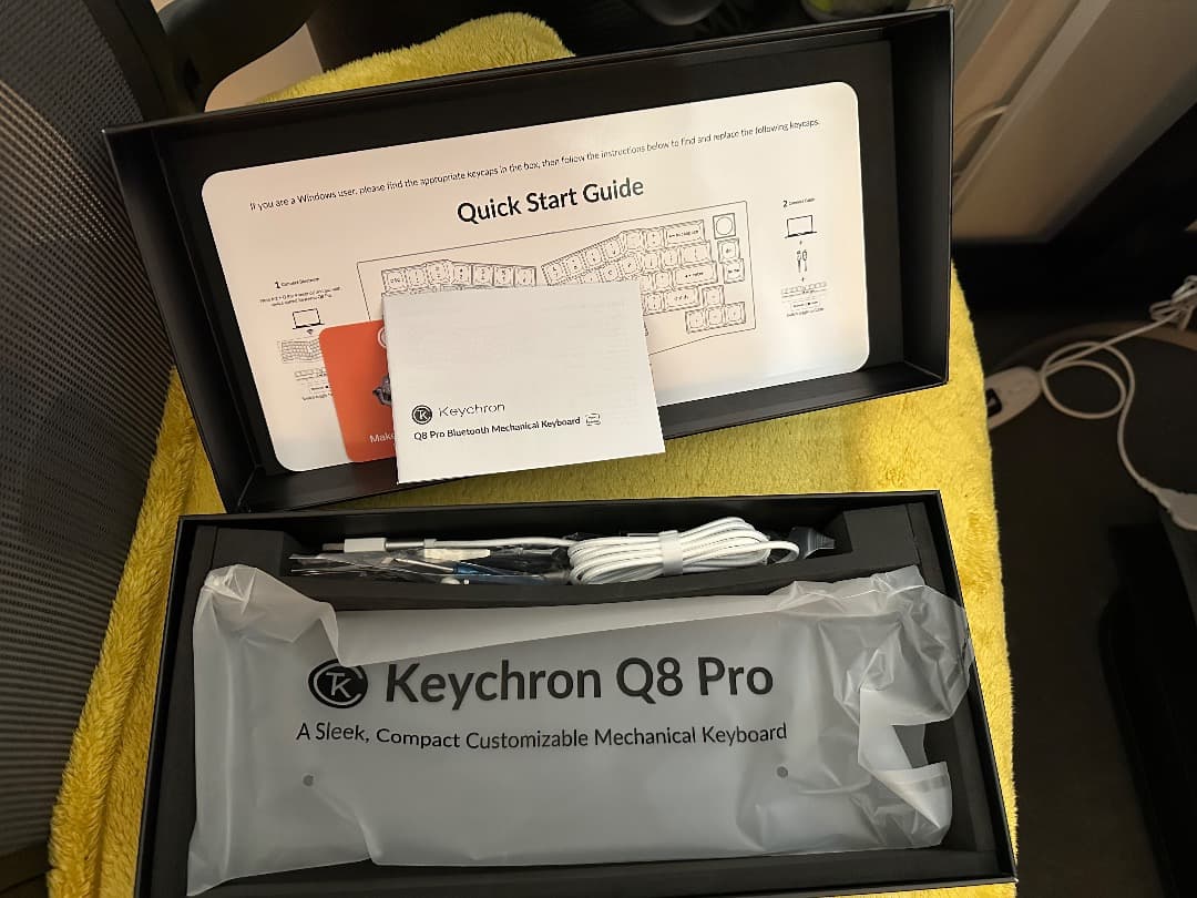 Keychron Q8 Pro シェルホワイト 赤軸