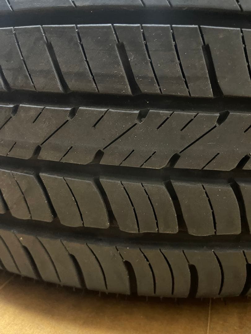 ハリアー60系純正ホイールタイヤ18インチ．