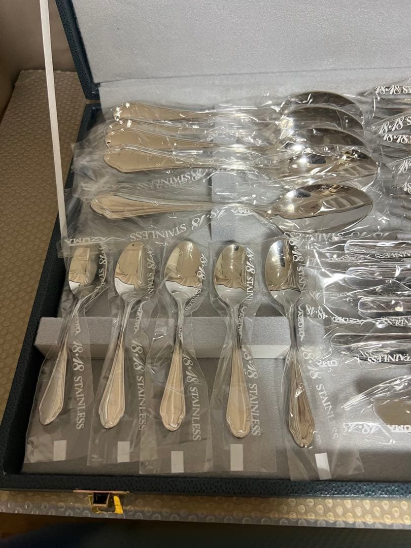 アズマ　カトラリーセット　エンプレス 18-18ディナーセット〈20本〉