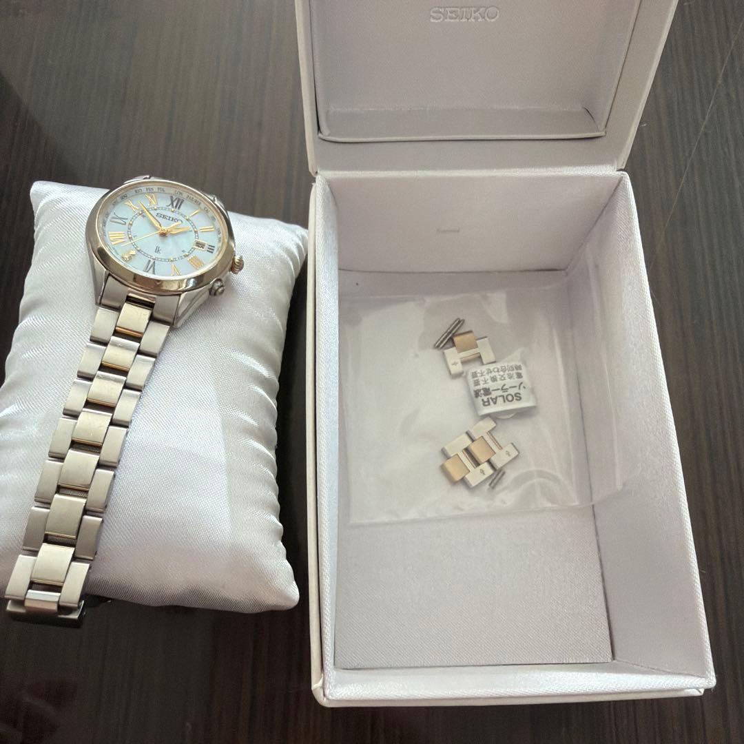 SEIKOセイコー　腕時計　電波時計　レディース