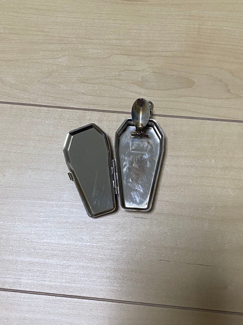 Supreme 棺桶型キーホルダー シルバー