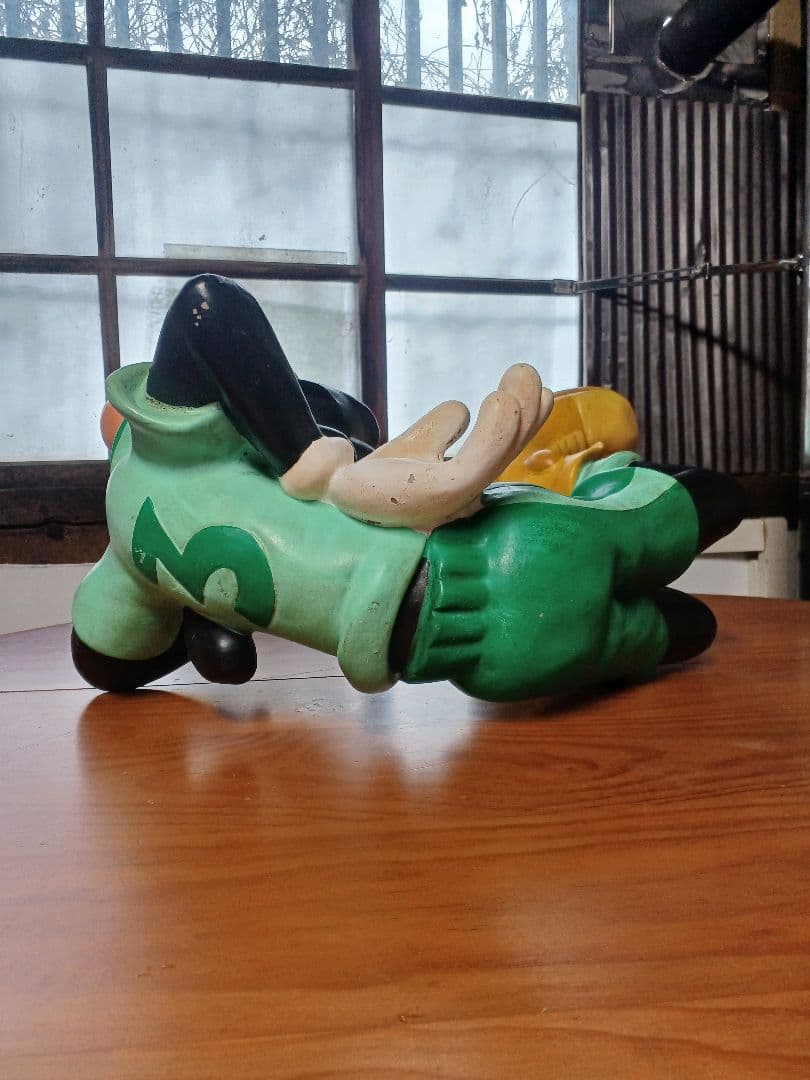 希少！ グーフィー 大型　フィギュア　ディズニー