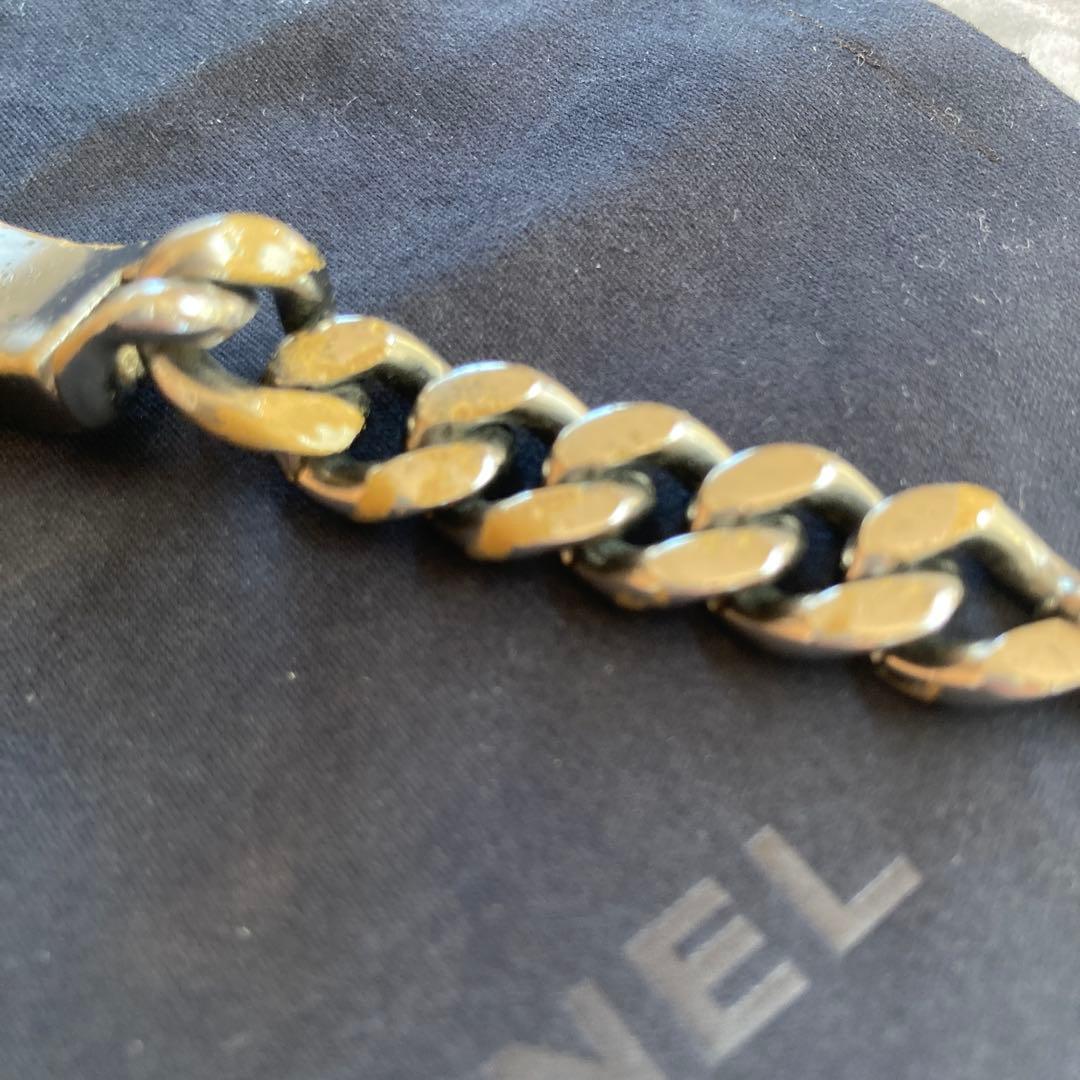 CHANEL チェーンブレスレット ロゴプレート付き