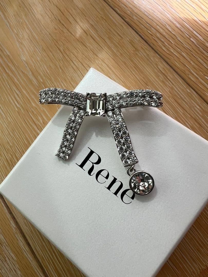 Rene ルネ　ブローチ