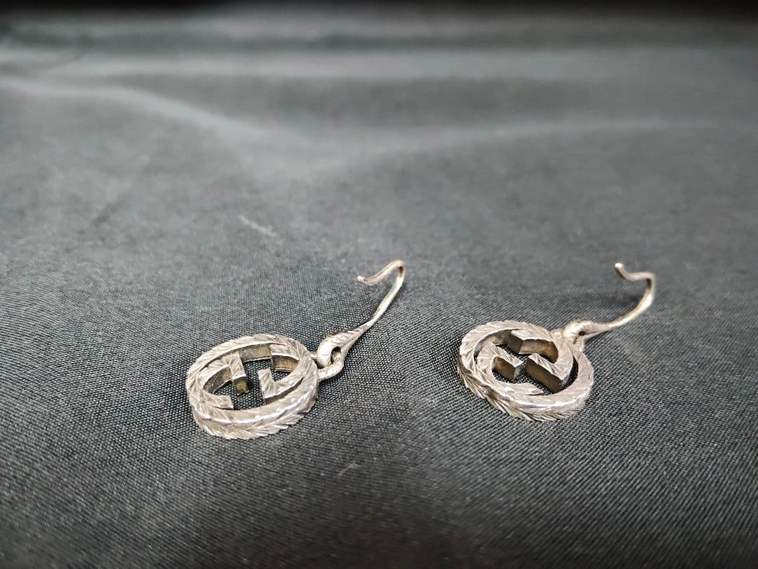 GUCCI グッチ インターロッキングG ピアス シルバー 925 燻し 両耳