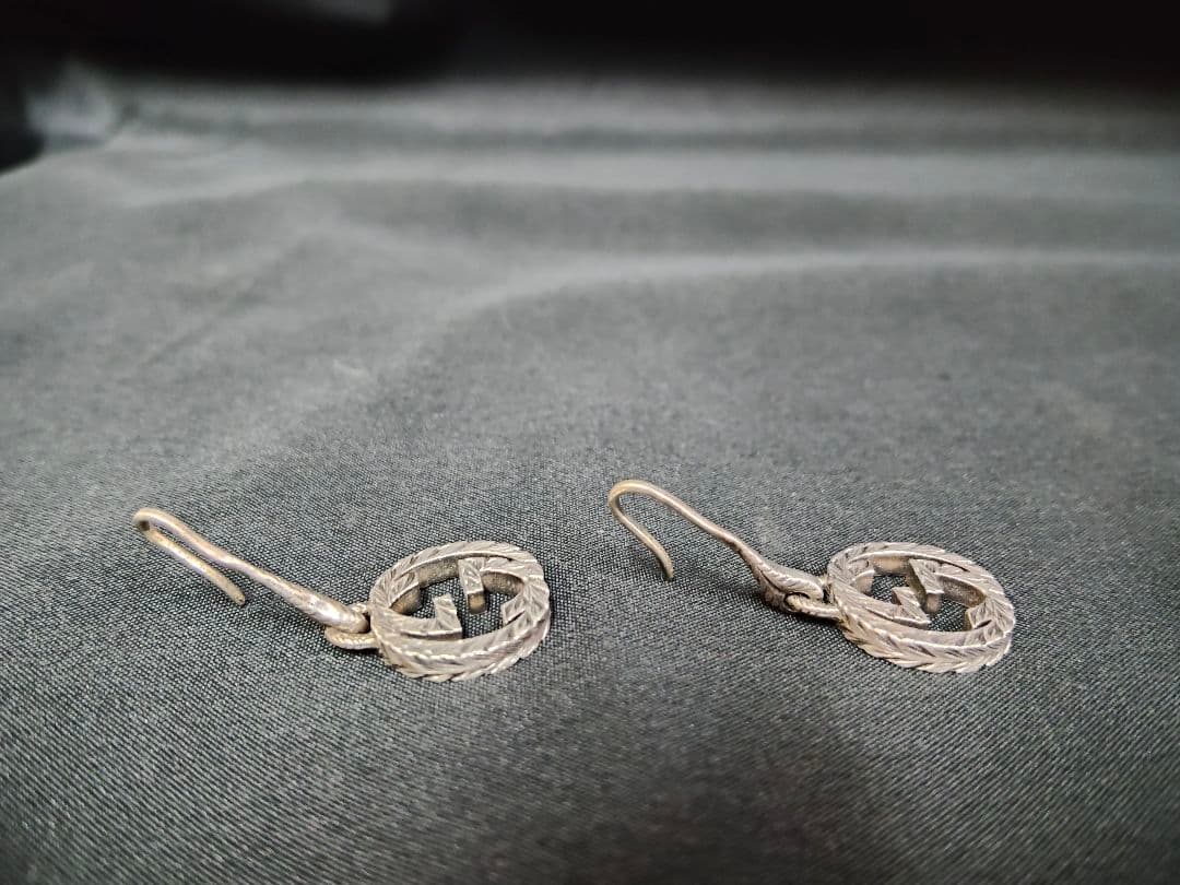 GUCCI グッチ インターロッキングG ピアス シルバー 925 燻し 両耳