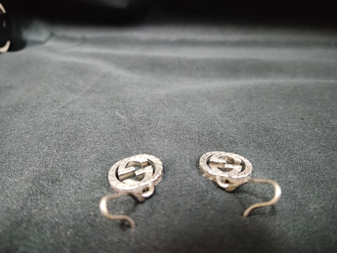 GUCCI グッチ インターロッキングG ピアス シルバー 925 燻し 両耳