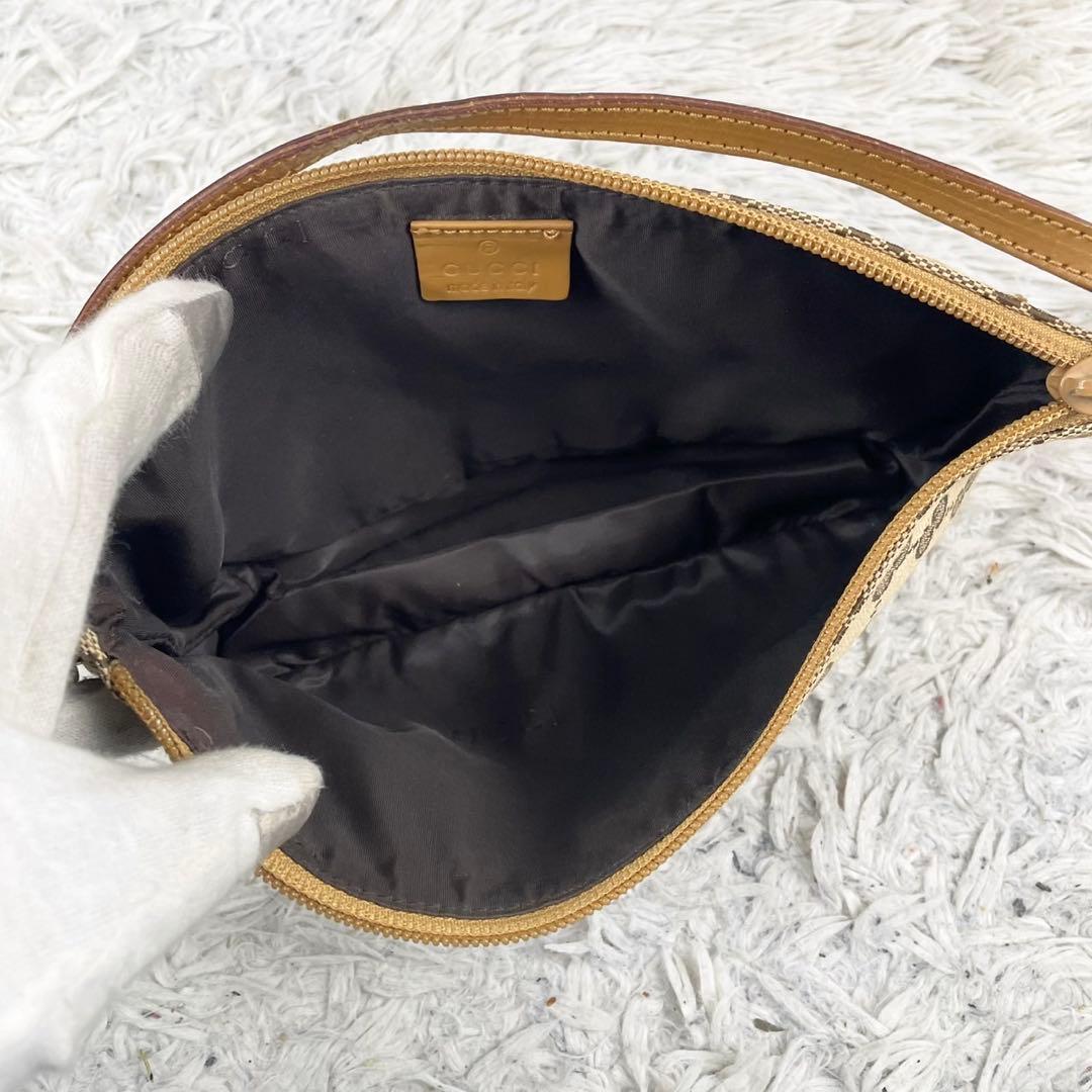 美品 グッチ キャンバス アクセサリーポーチ GG柄 ロゴ型押し ファスナー 茶