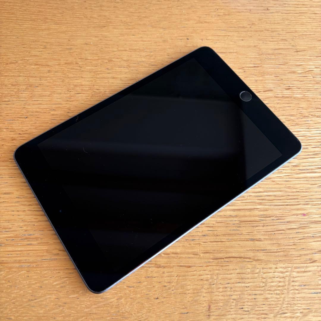 iPad mini 第5世代 Wi-Fiモデル 64GB / 黒