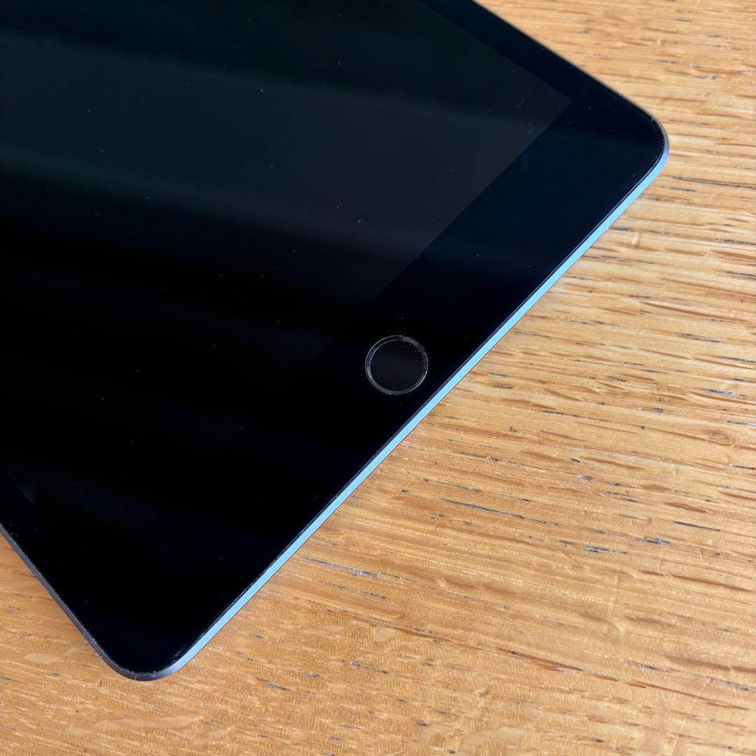 iPad mini 第5世代 Wi-Fiモデル 64GB / 黒