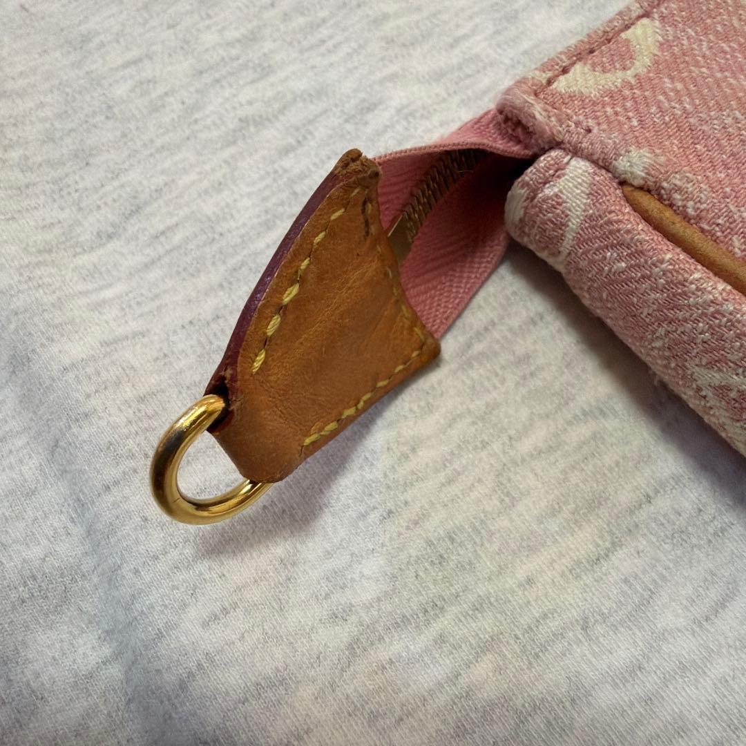 LOUIS VUITTON ピンク キーケース　デニム生地