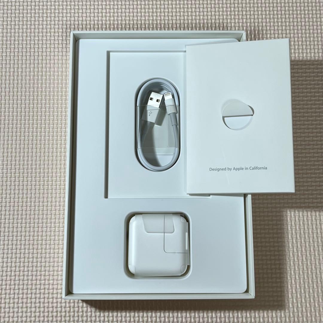 ★極美品！iPad mini4 Wi-Fi + Cellular付属品未使用！★