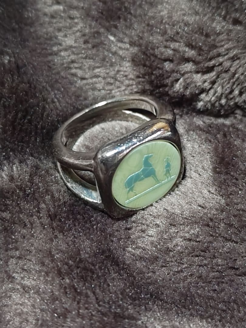 Ｊ*Ｊ様 犬の彫刻 シルバーリング 薄緑色