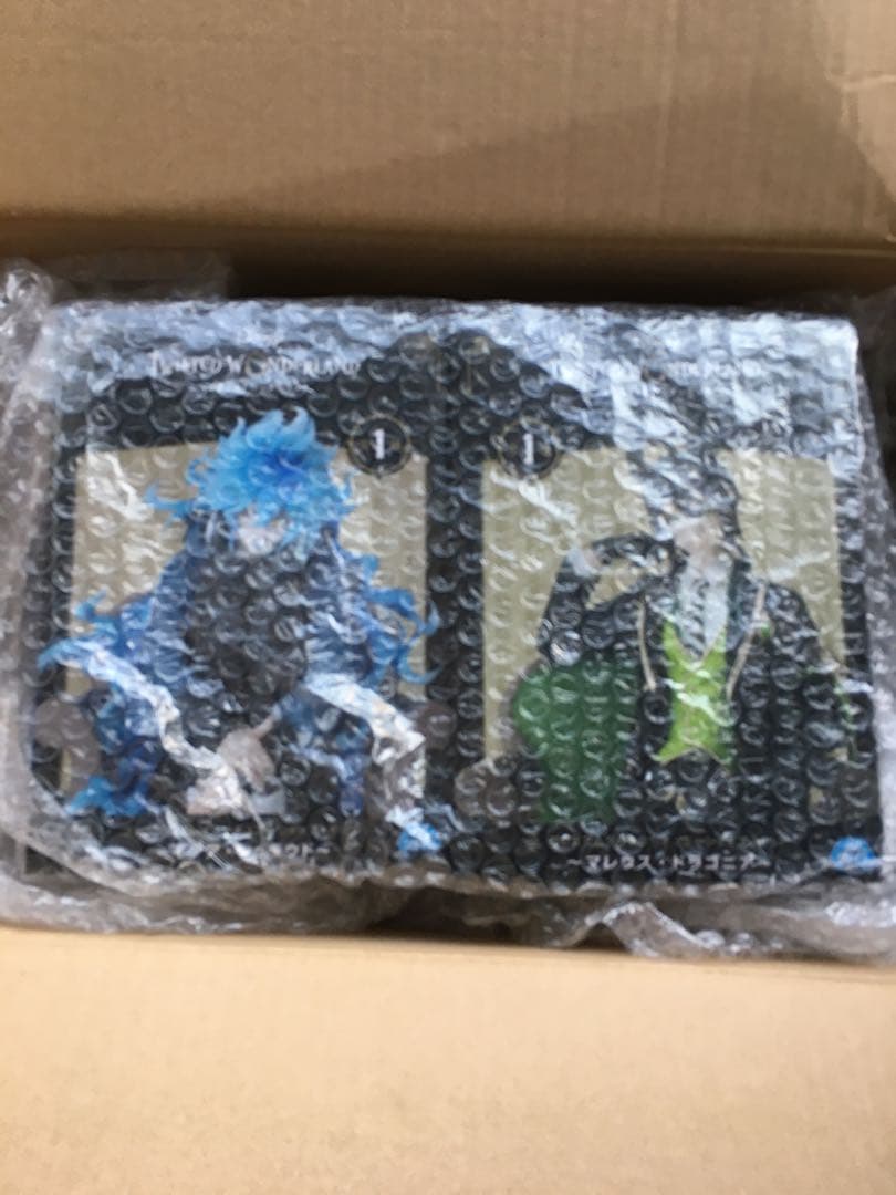 ツイステッドワンダーランド　フィギュア