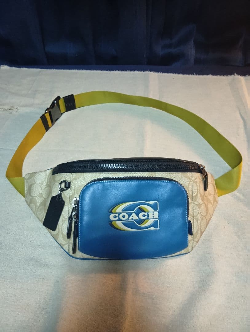 【ひっこ】COACH シグネチャ コーチスタンプ トラック ボディバッグ