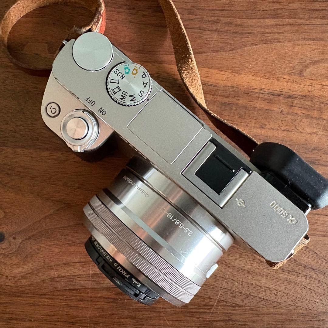 SONY α6000 ミラーレス一眼カメラ、F4 E10-18mm レンズ付