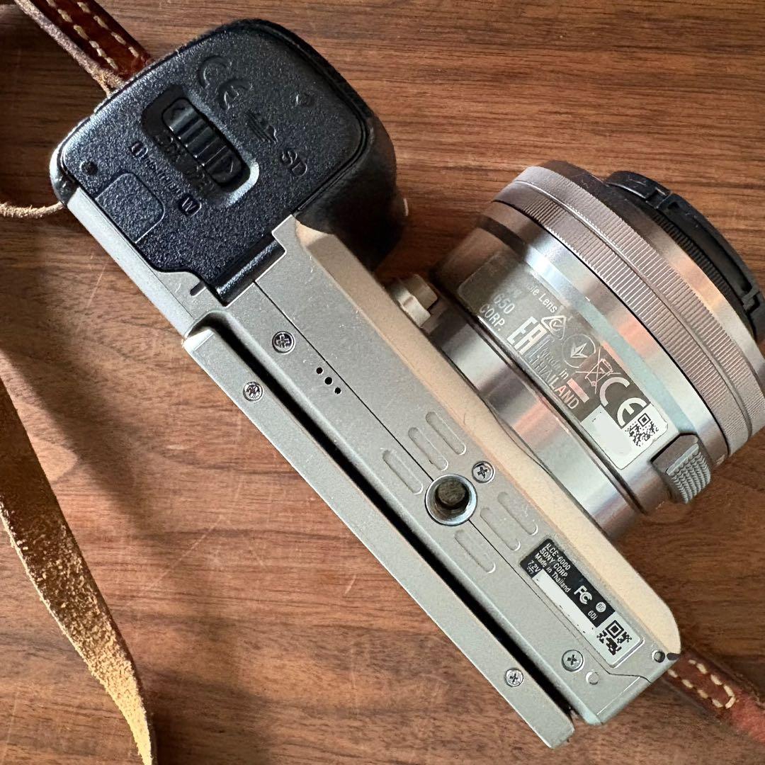 SONY α6000 ミラーレス一眼カメラ、F4 E10-18mm レンズ付