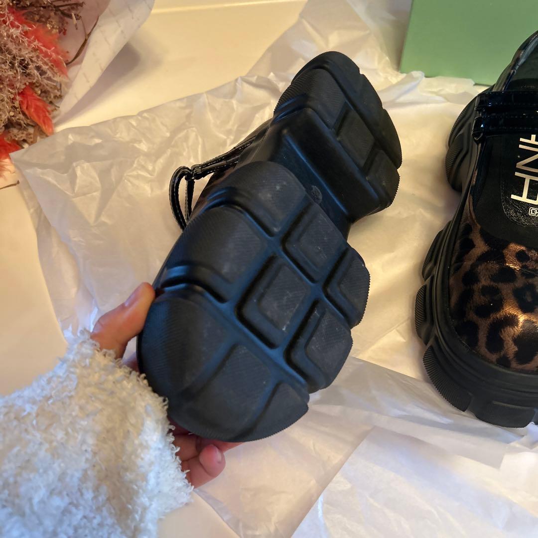 ダブルベルト・メリージェーン　　mana