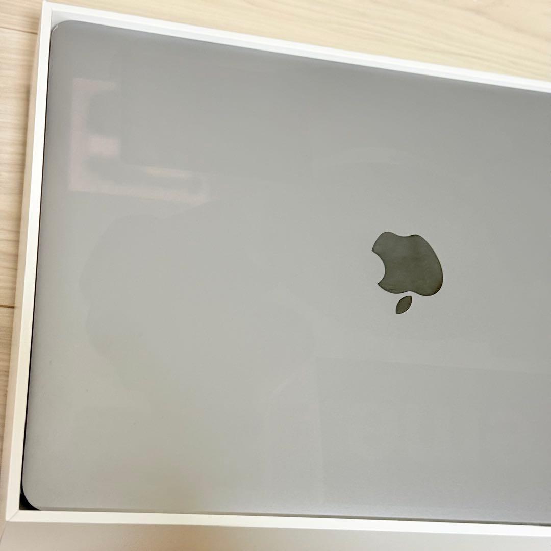 美品　MacBook Air 2020 M1 8GB 256GB A2337