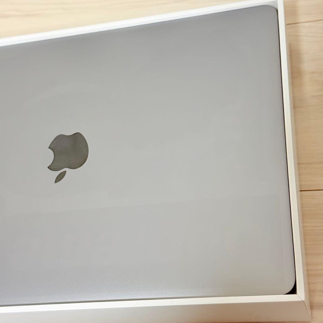 美品　MacBook Air 2020 M1 8GB 256GB A2337
