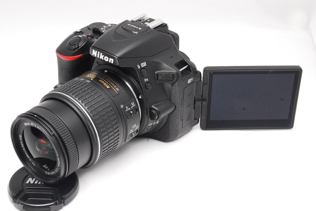 Nikon D5500 S数新品級 デジタル一眼レフ 18-55mmレンズ付き