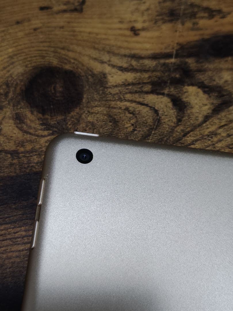 【美品】iPad 第5世代 32GB Wi-Fiモデル ゴールド