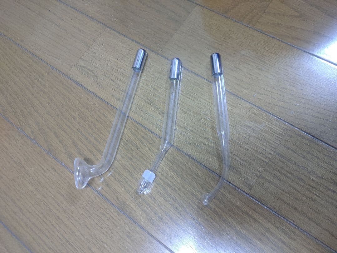 1台で、4つの美肌アプローチ。 浸透・引き締め・整肌・スポットケアまで。