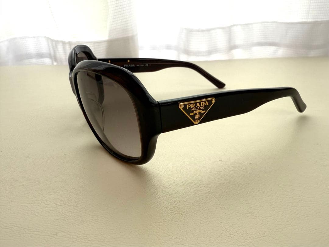 美品　PRADA プラダ　サングラス　ベッコウ　三角ロゴプレート