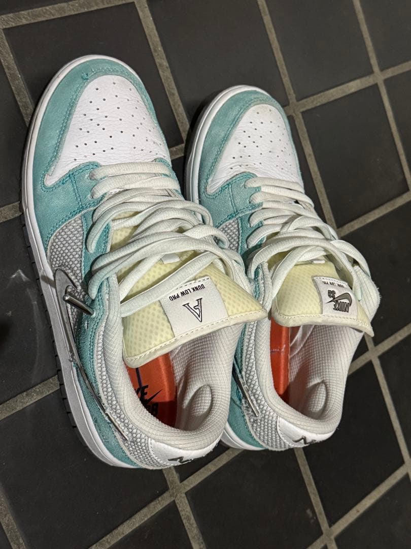 April Nike スニーカー ミントグリーン