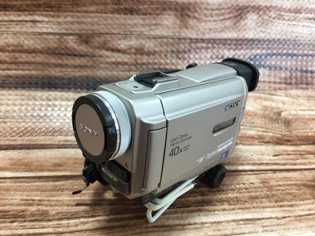 撮影再生ダビングOK　良品　SONY　DCR-TRV10　付属品あり　液晶大画面