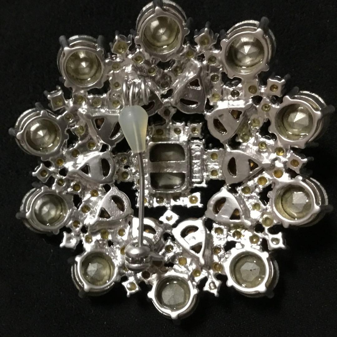 在庫一掃セール中！ハンパない美しさ！FOXEY フローズンブローチ♡