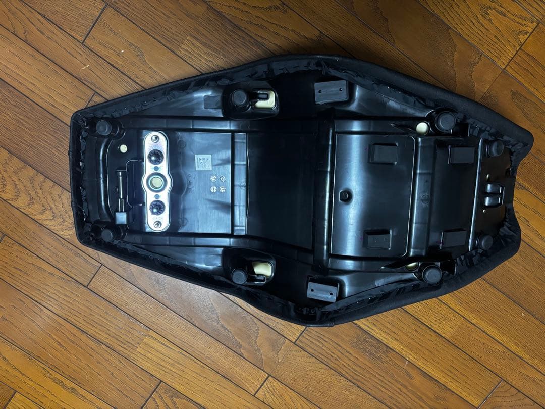 スズキ　V-STROM800 ローダウンシート