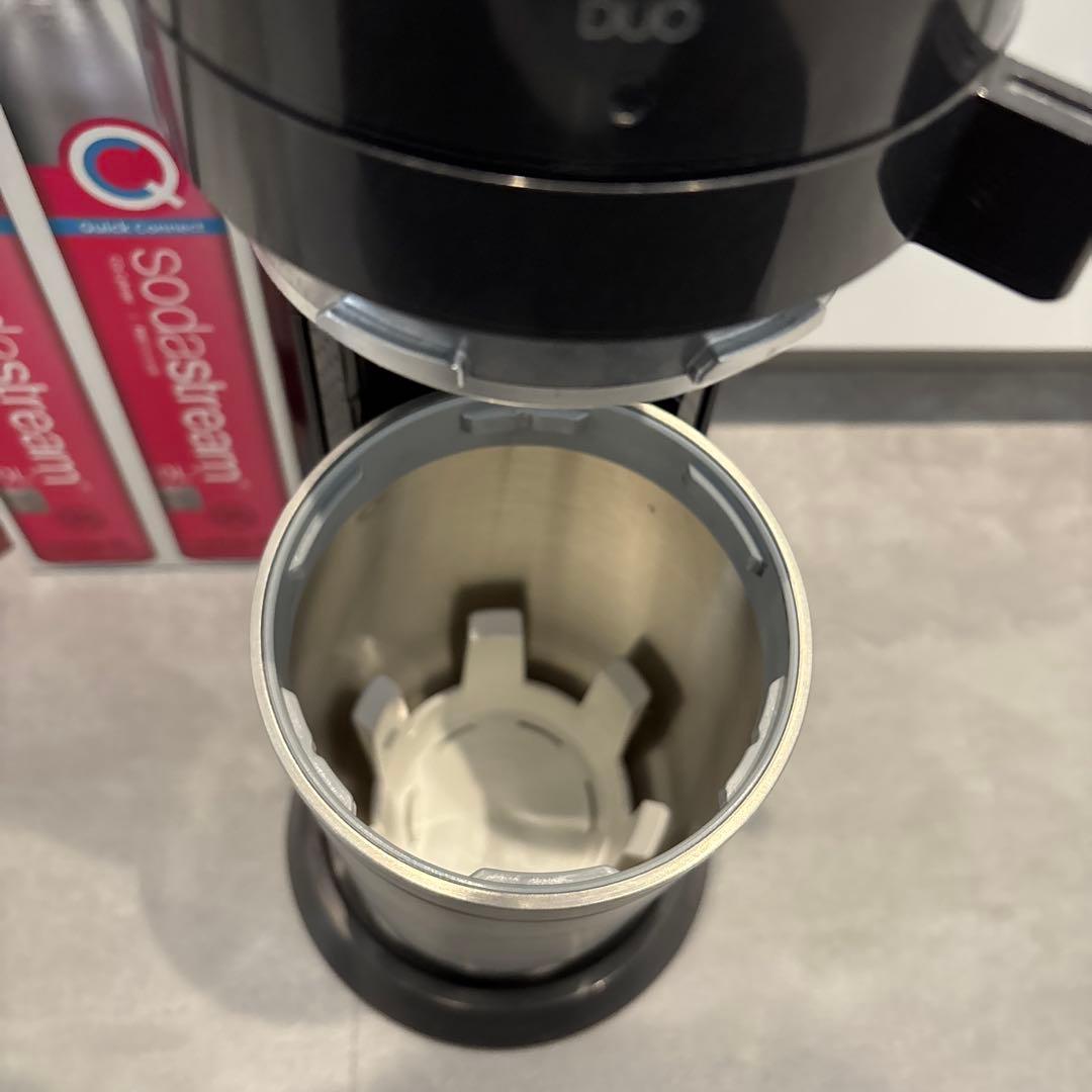 sodastream 炭酸水メーカー ガスシリンダー2本パック付き　オマケ付き