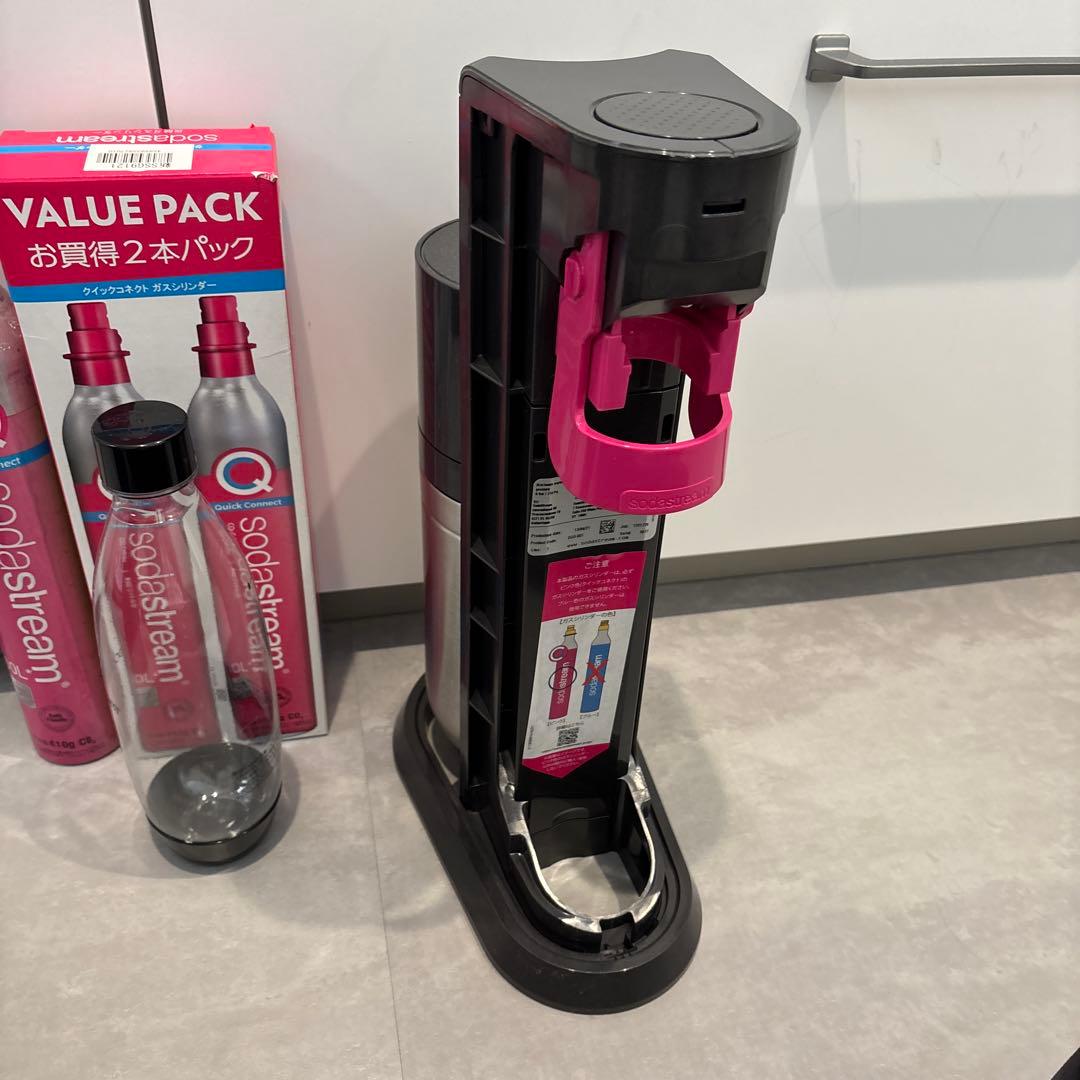 sodastream 炭酸水メーカー ガスシリンダー2本パック付き　オマケ付き