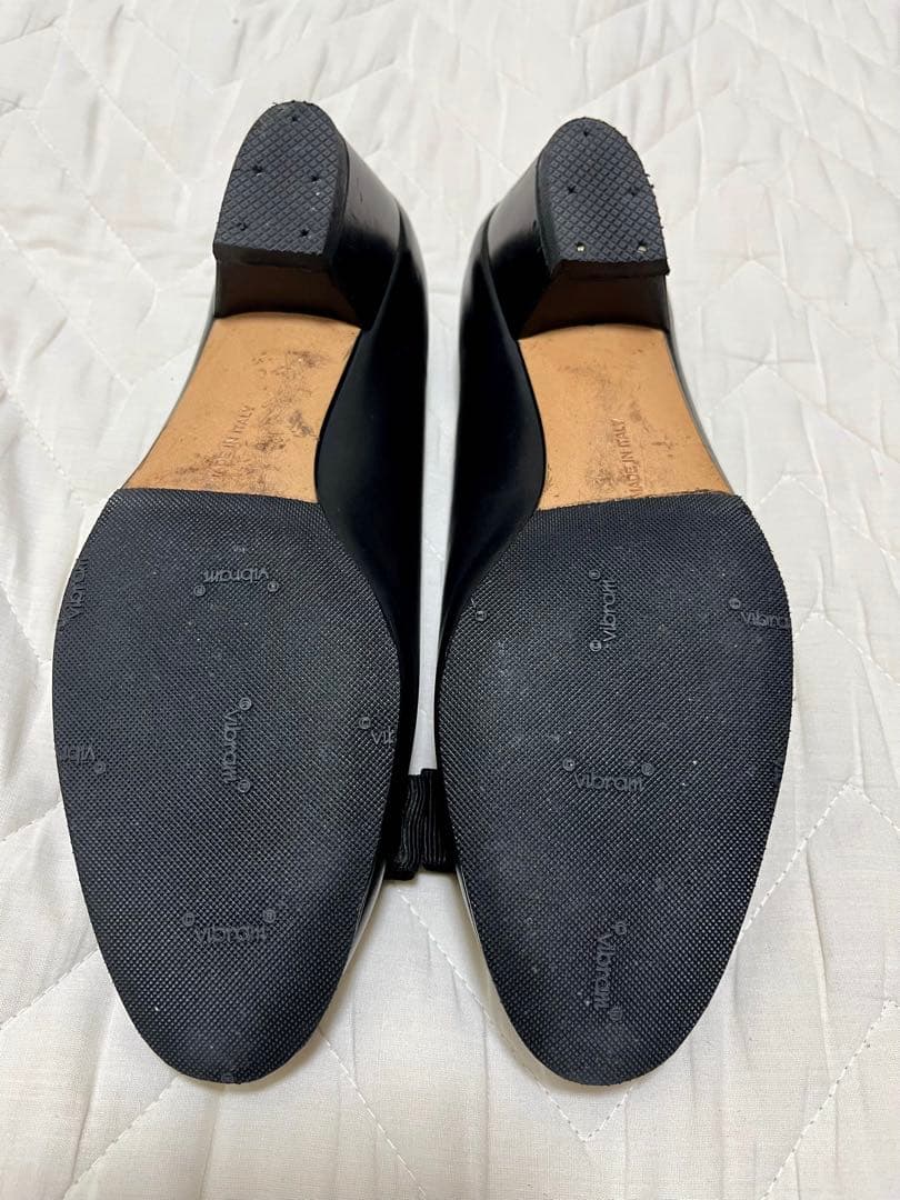 フェラガモ（Ferragamo）ヴァラ リボン パンプス23.5〜24.0