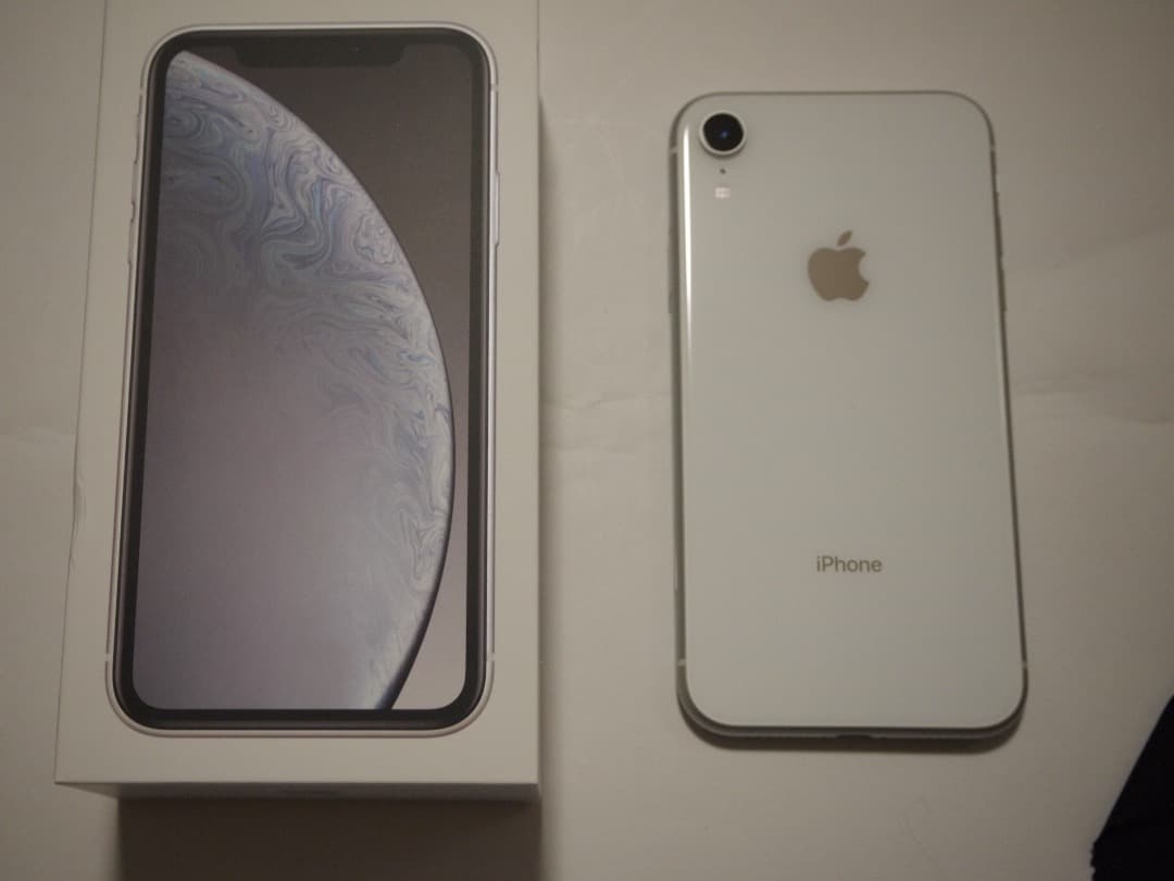 iPhone XR 64GB SIMフリー