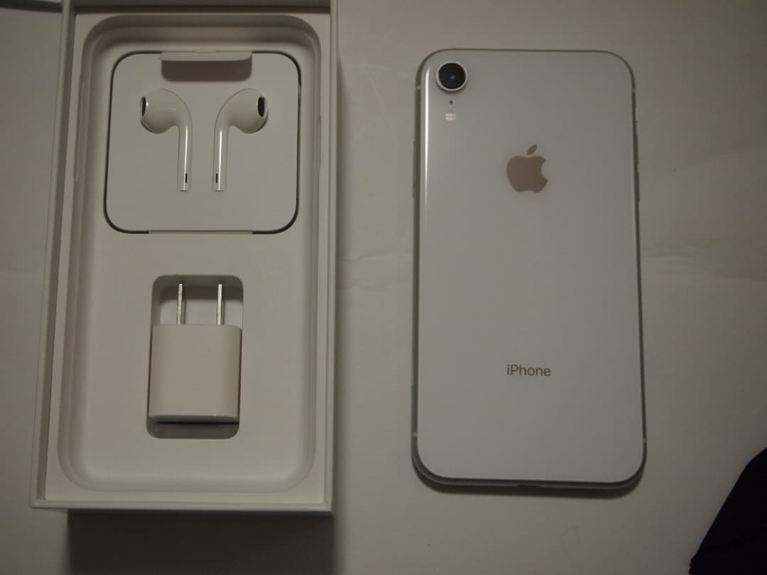 iPhone XR 64GB SIMフリー