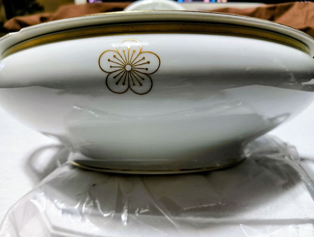 李朝家紋入りスープ皿