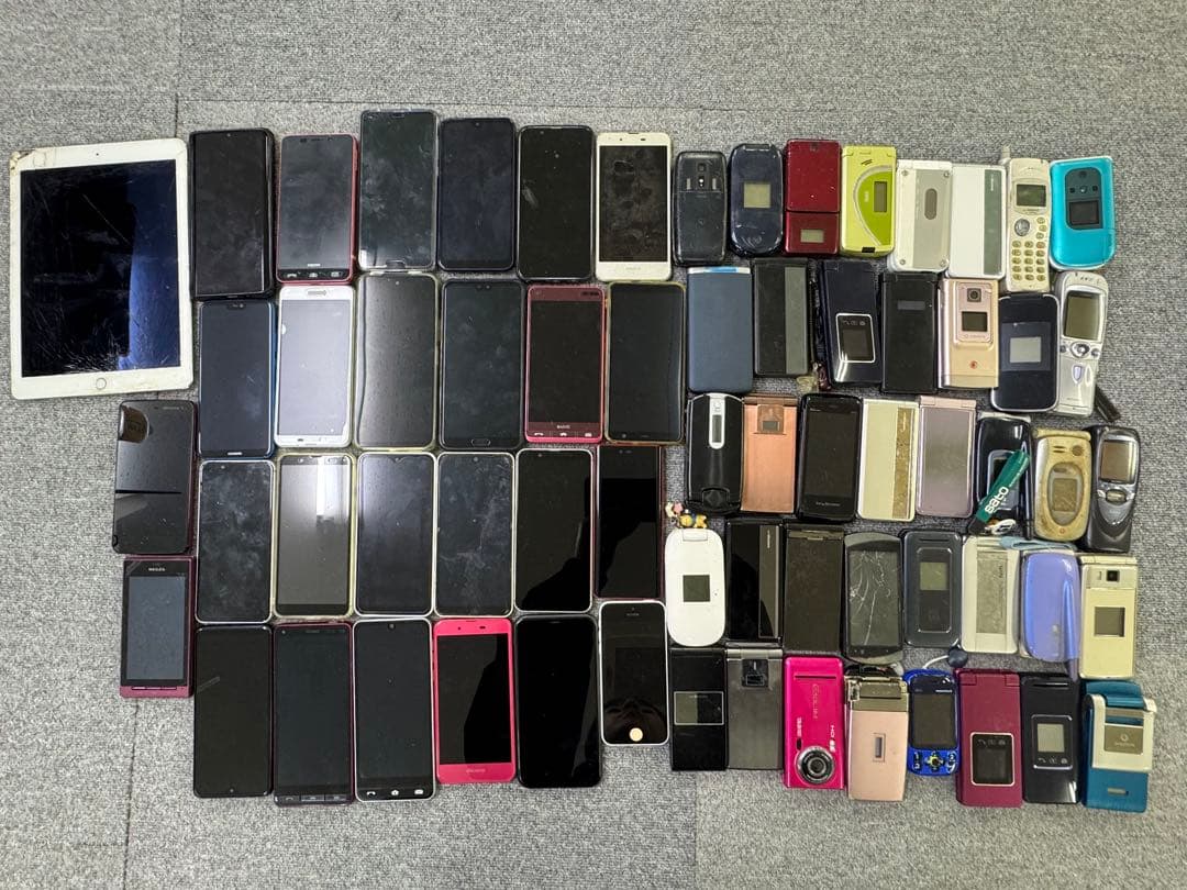 スマホ　ガラケー 携帯電話 本体 66台 ジャンク iPhone ipad