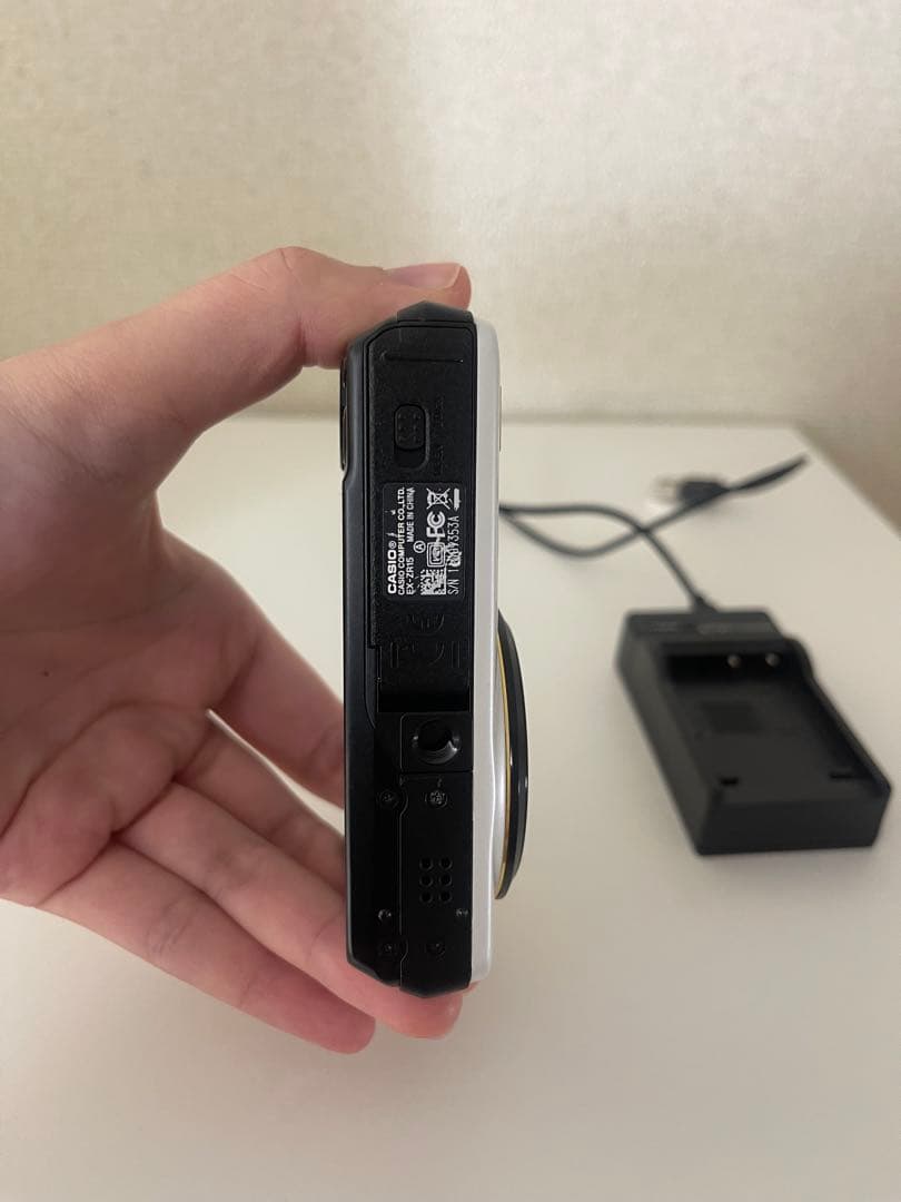 CASIO EXILIM コンパクトデジタル ZR-15