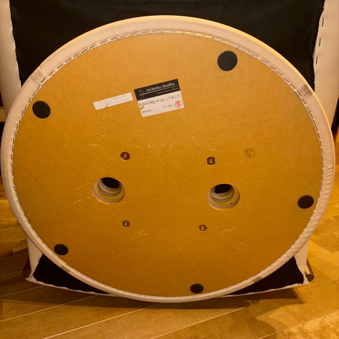 カリモク 本革張回転ソファ ZT4757 M325 肘掛椅子 シングル 回転椅子