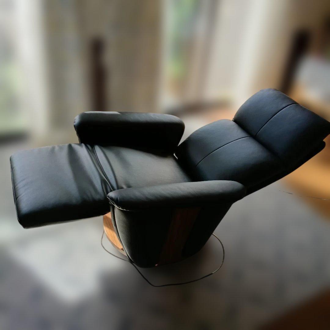 【美品】ニトリ 電動リクライニングチェ アソファ (2モーター ラグジェ BK)