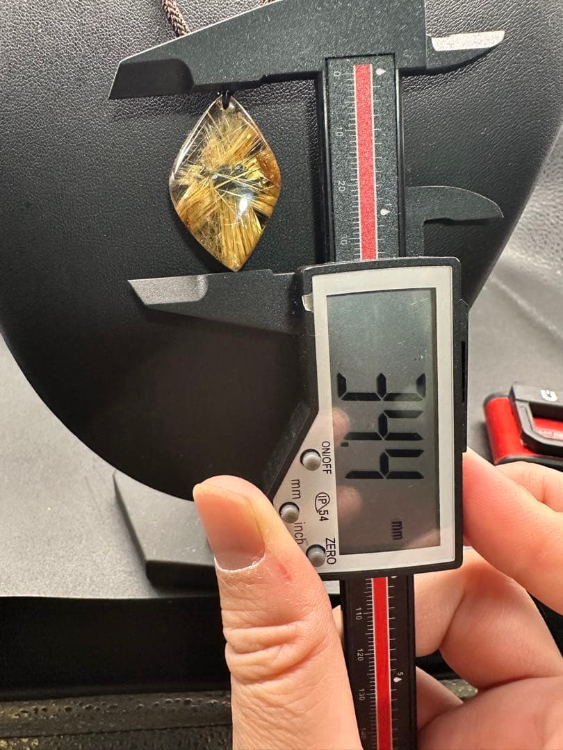 ルチルクォーツ リーフ型ペンダントネックレス