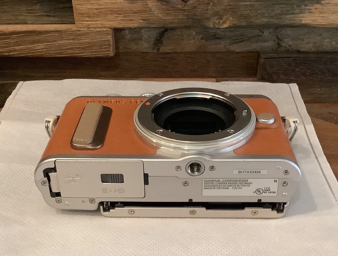 レンズ２本付き OLYMPUS PEN E-PL8 ブラウン ダブルズームキット