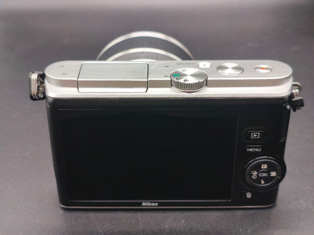 Nikon 1 J3 ミラーレスカメラ シルバー レンズ付き